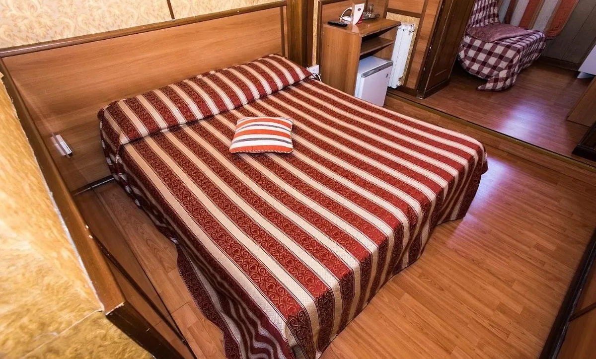 **  Hotel Artromano Włochy
